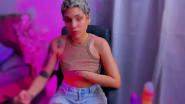 Snapshot of Charlee_pink chatting on November 20, 3:40 am Charlee pink online show from November 20, 3:40 am