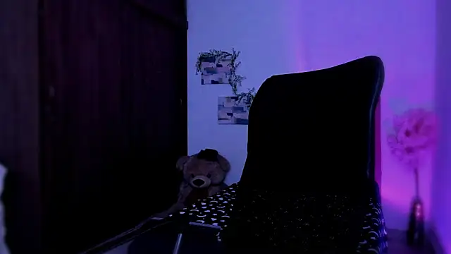 Charlee pink online show from February 10, 4:50 pm