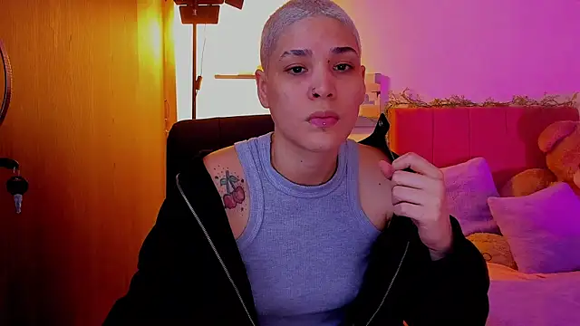 Charlee pink online show from March 30, 8:32 pm