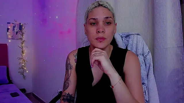 Charlee pink online show from September 29, 2:18 am