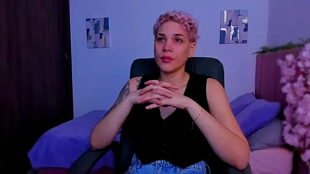 Charlee pink online show from December 17, 5:01 am