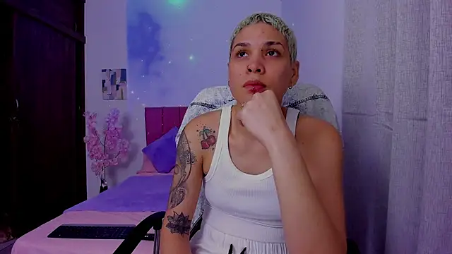 Charlee pink online show from September 28, 1:01 am