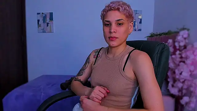 Charlee pink online show from December 18, 5:34 am