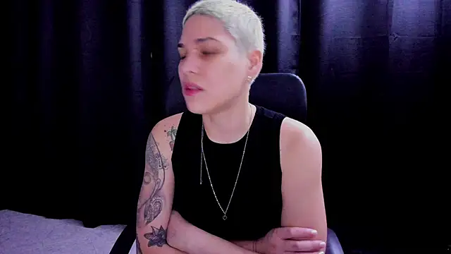Charlee pink online show from September 19, 2:04 am