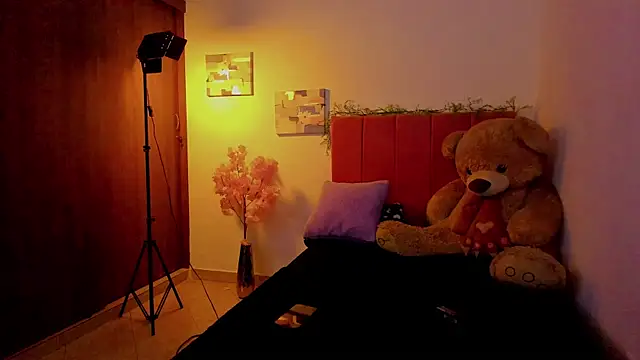 Charlee pink online show from April 21, 1:42 am