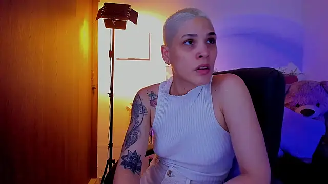 Charlee pink online show from April 15, 10:32 pm