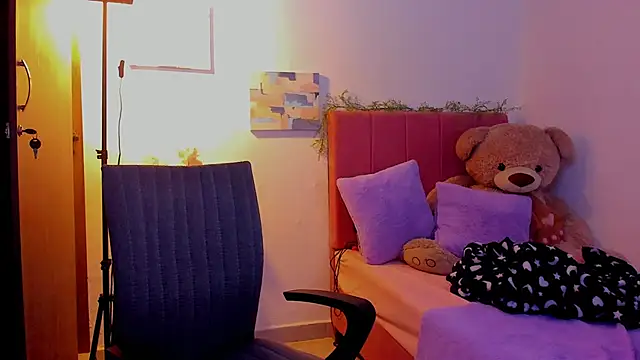 Charlee pink online show from March 24, 7:36 pm