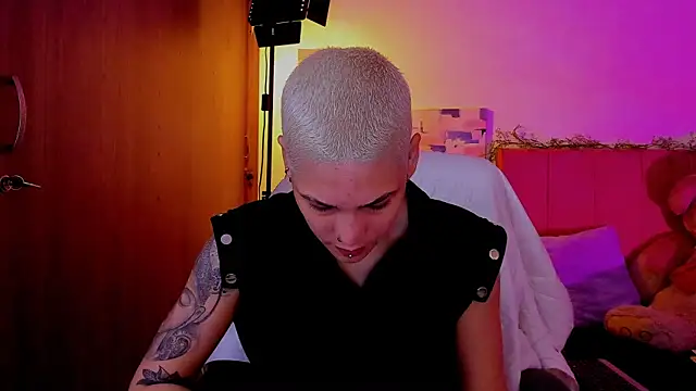 Charlee pink online show from April 8, 5:58 pm