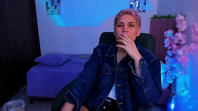 Charlee pink online show from December 19, 5:54 am