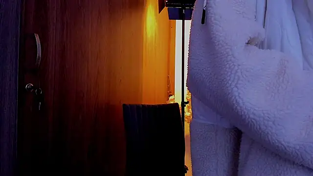 Charlee pink online show from March 18, 2:26 am