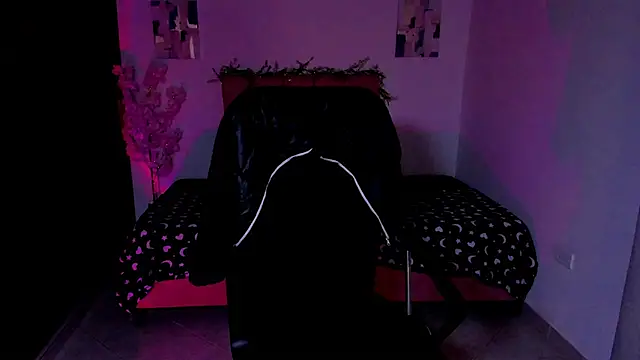 Charlee pink online show from October 8, 12:50 pm