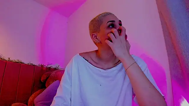 Charlee pink online show from April 20, 4:37 am