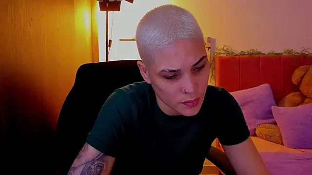 Charlee pink online show from April 1, 3:41 am