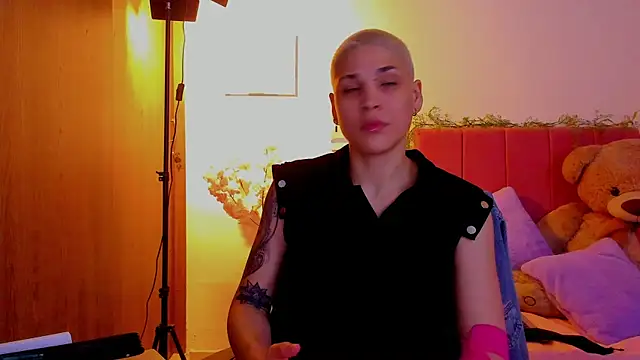 Charlee pink online show from March 22, 8:27 am