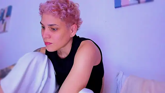 Charlee pink online show from December 21, 4:14 am