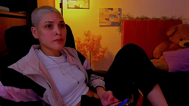 Charlee pink online show from April 6, 5:08 am