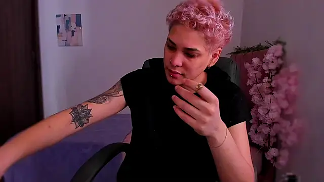 Charlee pink online show from December 17, 5:29 pm