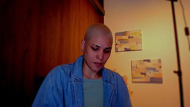 Charlee pink online show from March 9, 7:06 pm