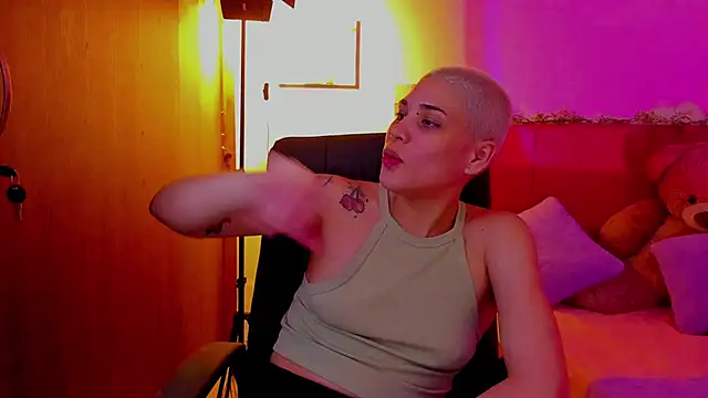 Charlee pink online show from March 28, 10:05 am