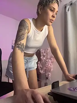 Snapshot of Charlee_pink chatting on November 7, 8:46 pm Charlee pink online show from November 7, 8:46 pm