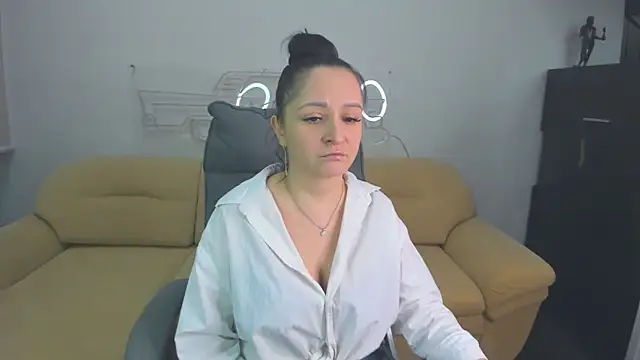 Snapshot of AngellLika chatting on February 12, 12:16 pm AngellLika online show from February 12, 12:16 pm