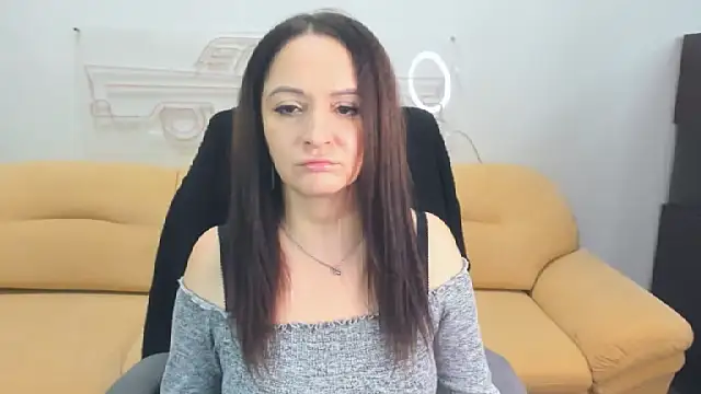 Snapshot of AngellLika chatting on February 15, 8:35 am AngellLika online show from February 15, 8:35 am