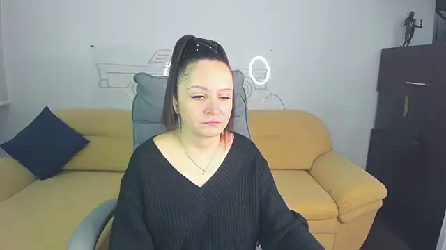 Snapshot of AngellLika chatting on February 3, 1:38 pm AngellLika online show from February 3, 1:38 pm