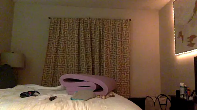 ChillzPnp online show from April 8, 2:24 am