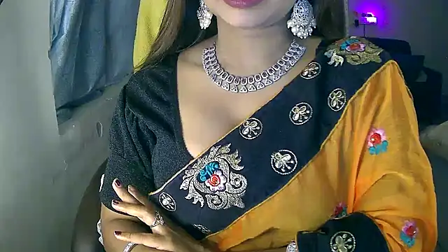 Snapshot of Cute-Tara chatting on October 16, 2:36 pm Cute-Tara online show from October 16, 2:36 pm
