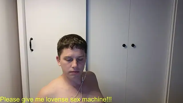 Snapshot of BigL0ve chatting on July 1, 1:55 pm BigL0ve online show from July 1, 1:55 pm