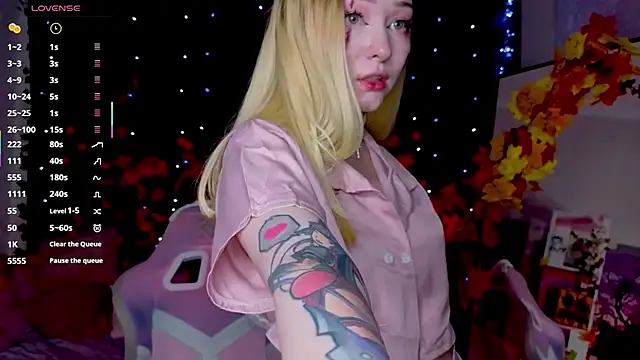 Snapshot of ElswythCovil chatting on November 1, 4:19 am ElswythCovil online show from November 1, 4:19 am