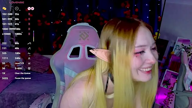 Snapshot of ElswythCovil chatting on November 15, 4:05 am ElswythCovil online show from November 15, 4:05 am