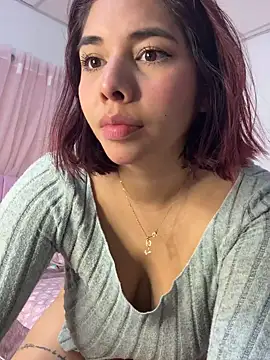 Snapshot of LucyMartelli chatting on September 12, 11:21 am LucyMartelli online show from September 12, 11:21 am