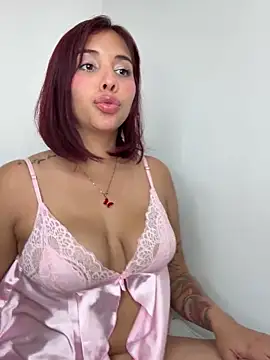 Snapshot of LucyMartelli chatting on February 19, 9:03 pm LucyMartelli online show from February 19, 9:03 pm