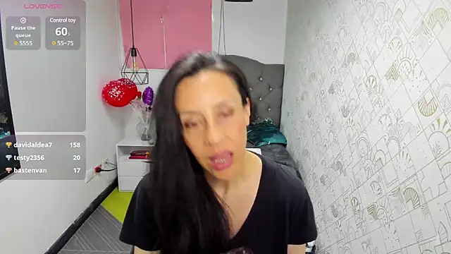 Abrillee1 online show from March 11, 10:31 pm