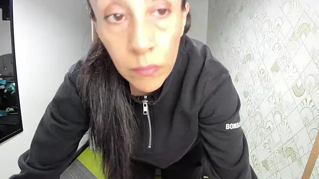 Abrillee1 online show from March 14, 5:57 pm