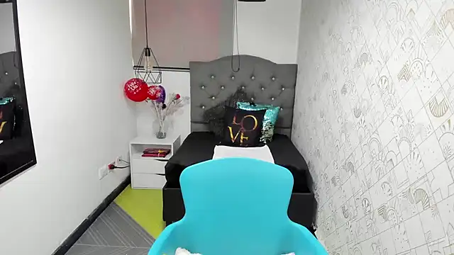 Abrillee1 online show from March 14, 2:52 pm