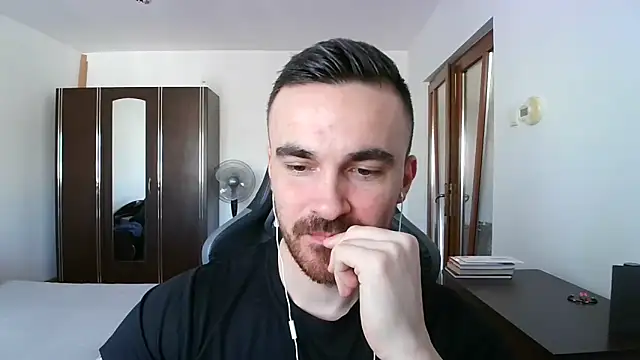 Snapshot of mu5clemania2 chatting on February 1, 9:29 am mu5clemania2 online show from February 1, 9:29 am