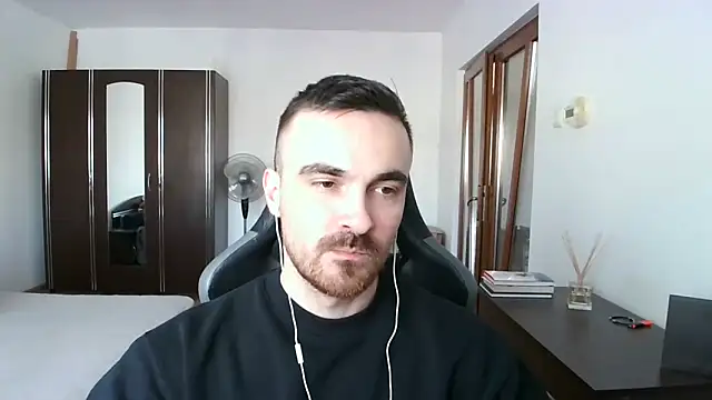 Snapshot of mu5clemania2 chatting on March 3, 2:13 pm mu5clemania2 online show from March 3, 2:13 pm