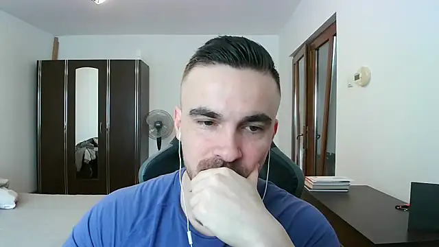 Snapshot of mu5clemania2 chatting on February 7, 8:22 am mu5clemania2 online show from February 7, 8:22 am