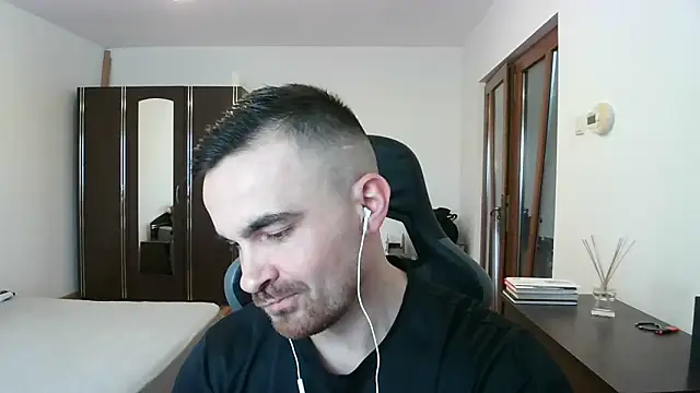 Snapshot of mu5clemania2 chatting on February 24, 12:50 pm mu5clemania2 online show from February 24, 12:50 pm