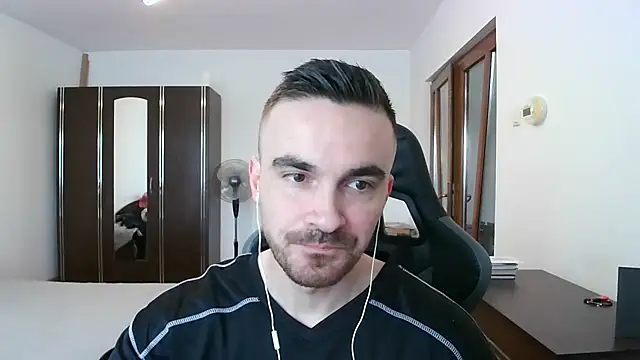 Snapshot of mu5clemania2 chatting on February 9, 9:40 am mu5clemania2 online show from February 9, 9:40 am