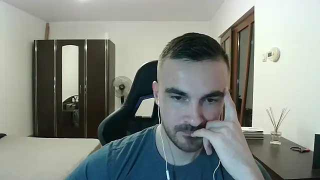 Snapshot of mu5clemania2 chatting on February 25, 5:46 pm mu5clemania2 online show from February 25, 5:46 pm