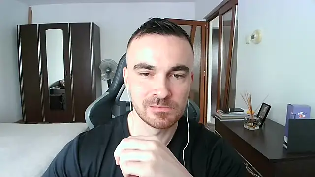 Snapshot of mu5clemania2 chatting on June 4, 9:36 am mu5clemania2 online show from June 4, 9:36 am