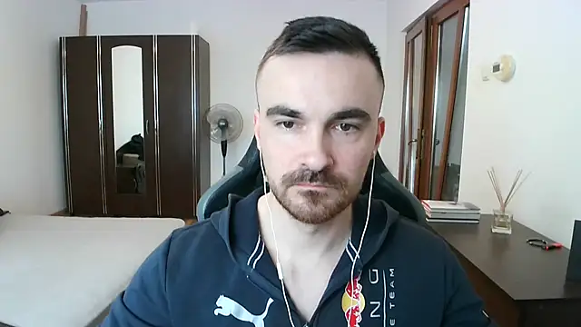 Snapshot of mu5clemania2 chatting on March 2, 7:48 am mu5clemania2 online show from March 2, 7:48 am