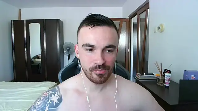Snapshot of mu5clemania2 chatting on June 10, 9:43 am mu5clemania2 online show from June 10, 9:43 am