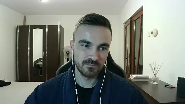 Snapshot of mu5clemania2 chatting on February 16, 9:24 pm mu5clemania2 online show from February 16, 9:24 pm