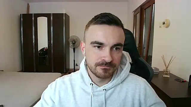 Snapshot of mu5clemania2 chatting on February 27, 8:14 am mu5clemania2 online show from February 27, 8:14 am