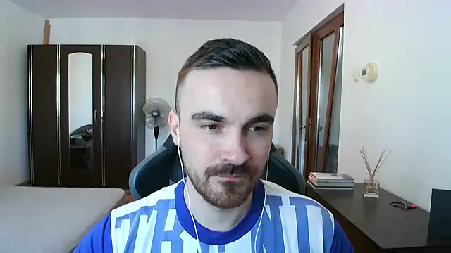 Snapshot of mu5clemania2 chatting on March 4, 2:03 pm mu5clemania2 online show from March 4, 2:03 pm