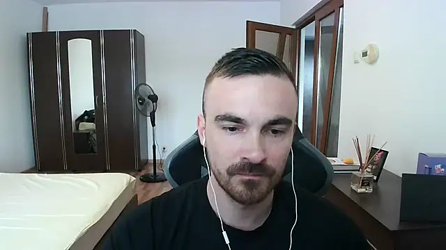 Snapshot of mu5clemania2 chatting on July 11, 1:33 pm mu5clemania2 online show from July 11, 1:33 pm